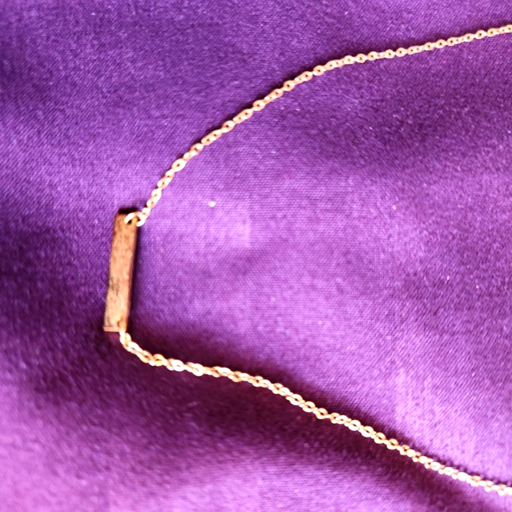 Gold bar necklace